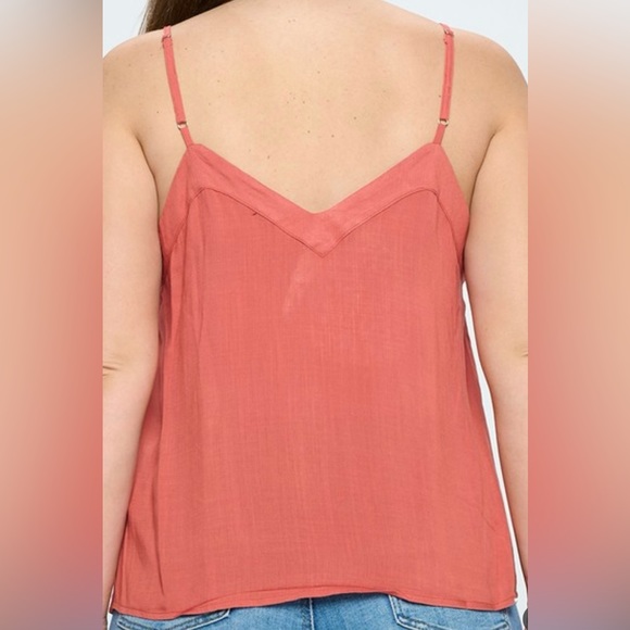 Junior plus spaghetti strap top - Picture 2 of 6